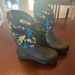 Size 3 Kids Bogs winter boots